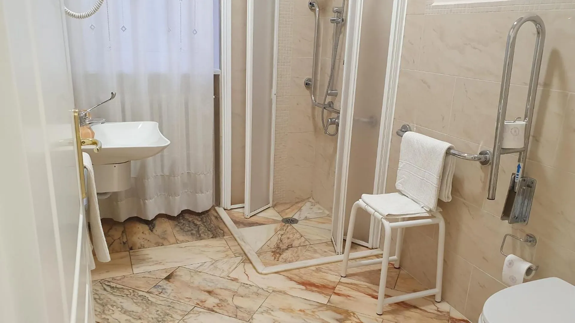 Apartment Villa Il Lauro 比萨